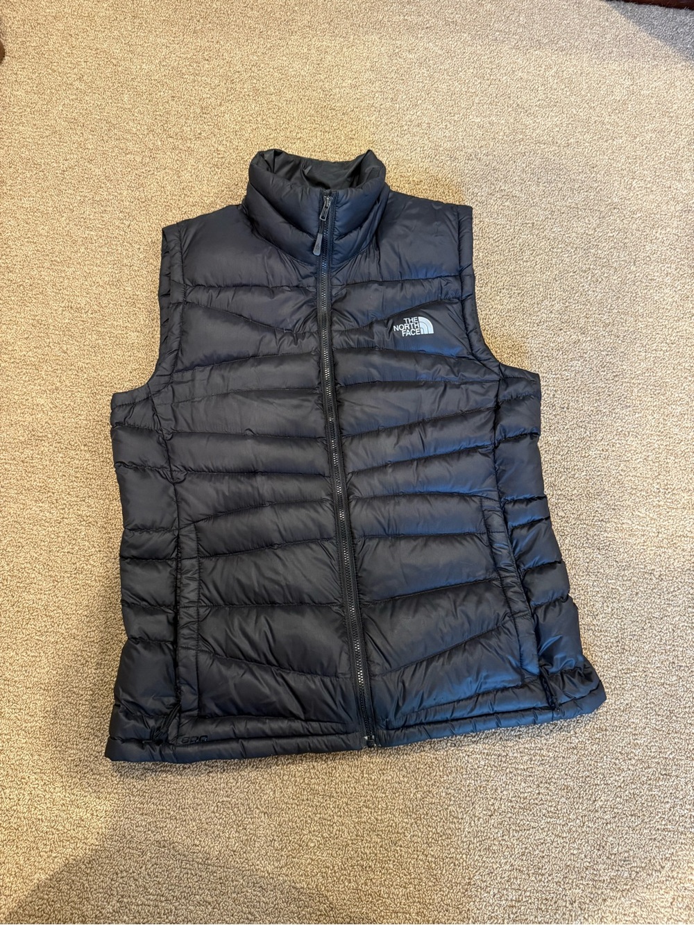 The north face women’s vest, size M